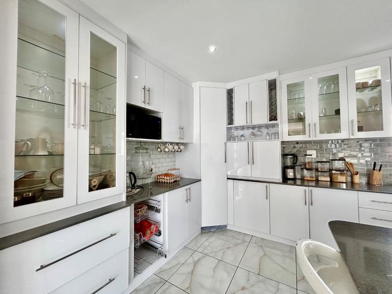 5 Bedroom Property for Sale in Xanadu North West